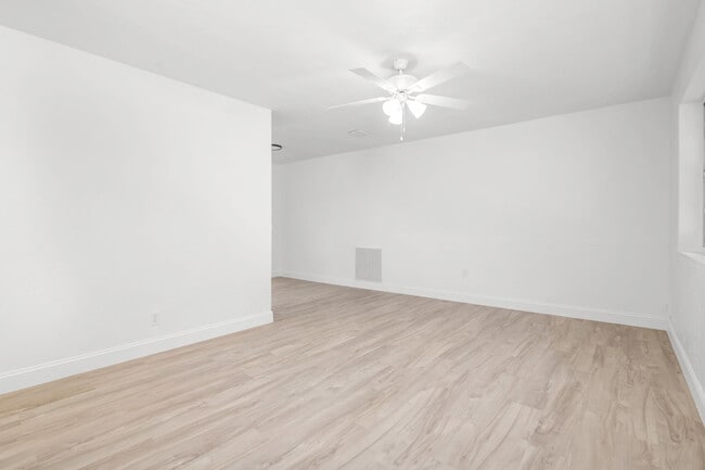 Photo - 236 Ashworth St