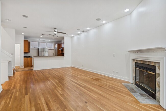 Photo - 2910 N Commonwealth Ave