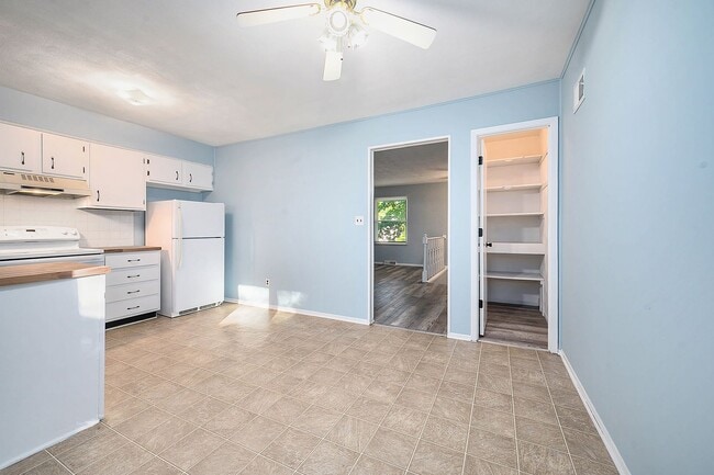 ****AVAILABLE NOW**** Huge Independence Du... - ****AVAILABLE NOW**** Huge Independence Du... Casa