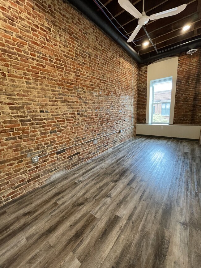 Photo - 230 Central Ave N Unit 4