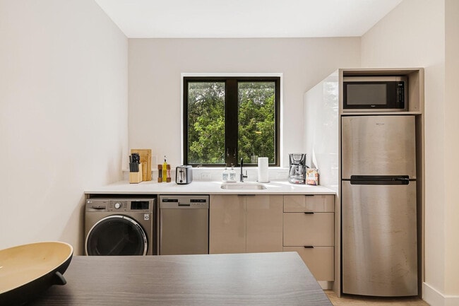 Photo - 3031 NE 4th Ave Unit SI ID1272329P