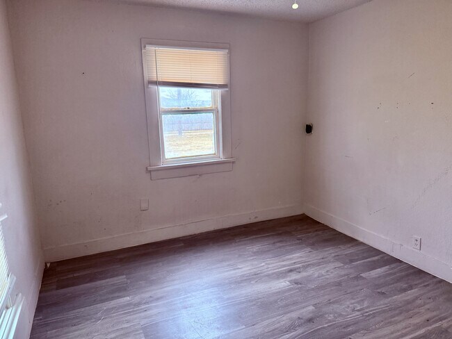 Photo - 1709 47th St