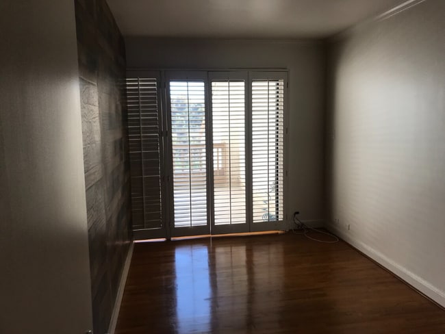 Photo - 23926 De Ville Way