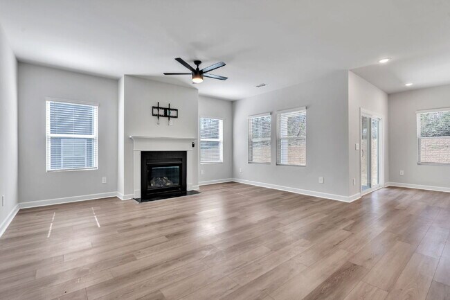 Photo - Like New 3BR/2BA Home is Woodruff, SC  **$2050/mo rent