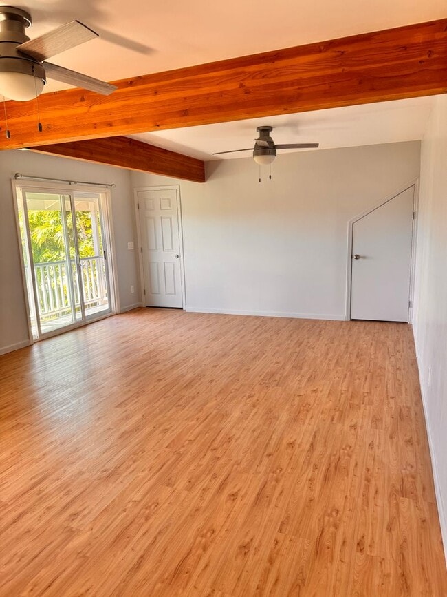 Building Photo - 2 Unfurnished Studios in Manoa Available!