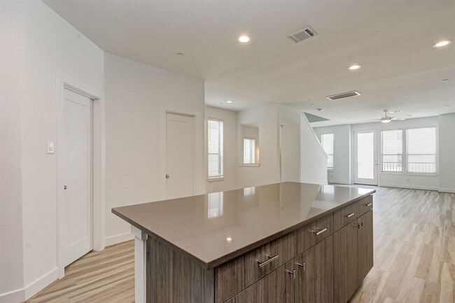 Photo - 482 S Centro Cir