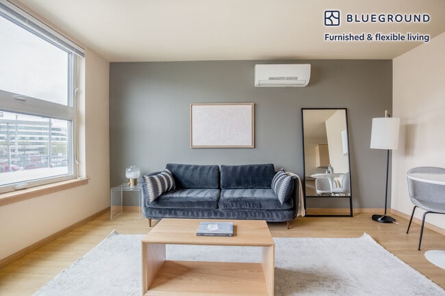 Photo - 708 6th Ave N Unidad SI FL3-ID572