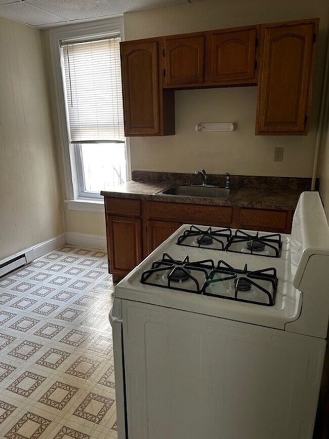 617 N 9th St Unit 617 N. 9TH ST APT. #2F
