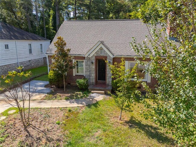 Photo - 1261 Eastridge Rd SW