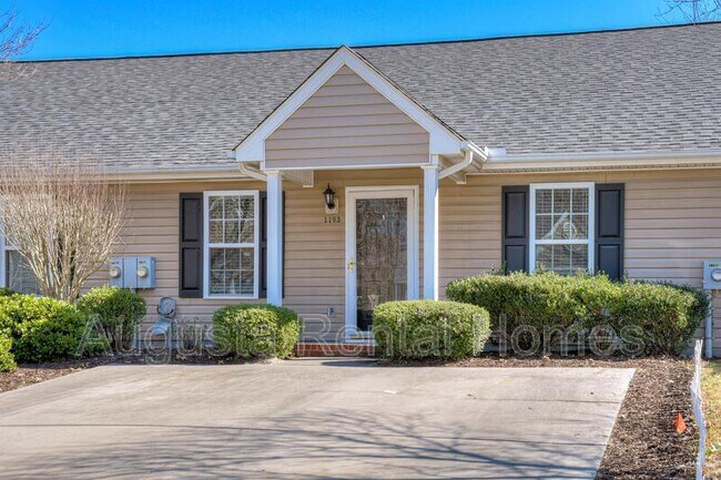 Photo - 1193 Bison Way