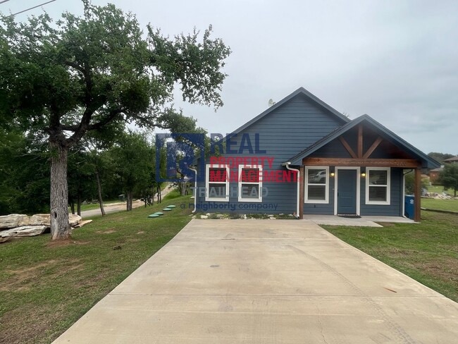 Photo - Attractive 3 Bed 2 Bath Home in Gated Lakeside Community!