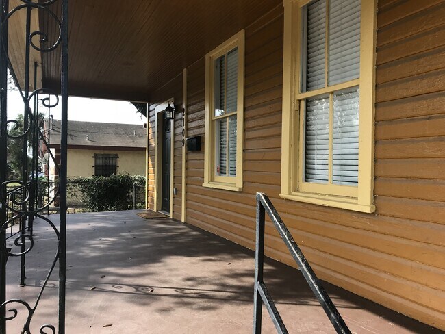 Photo - Vintage North Hyde Park Bungalow