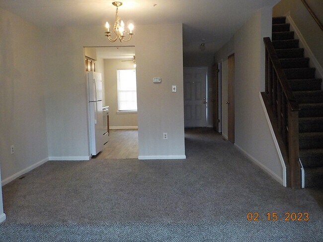 Photo - 111 Cobble Creek Curv