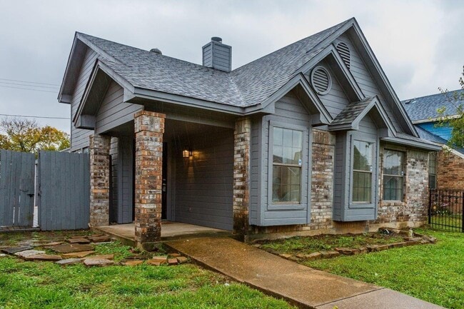 10611 Woodleaf Dr
