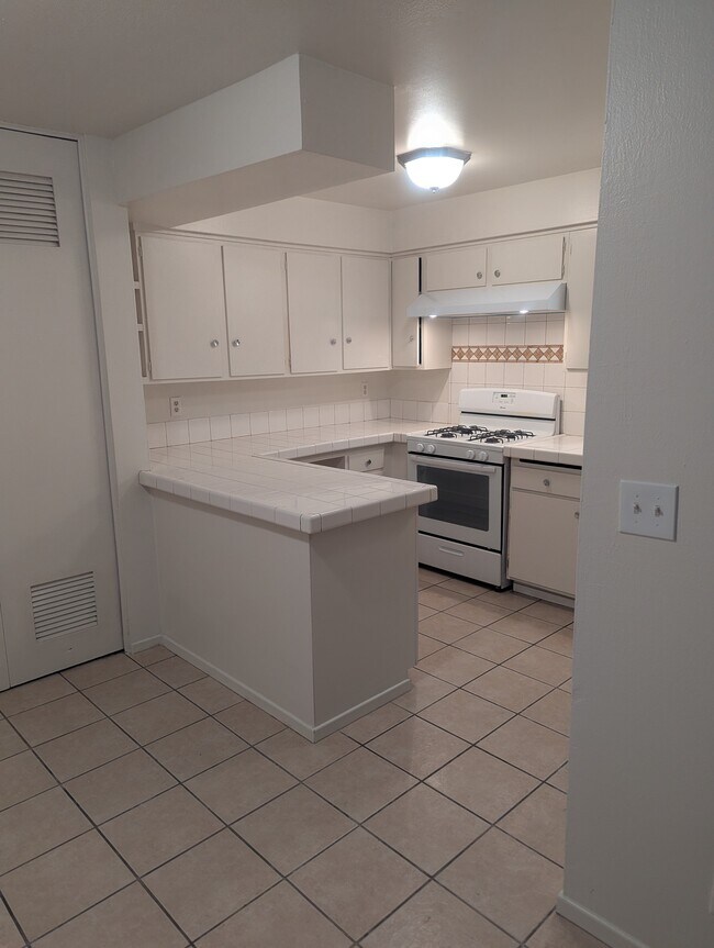 Photo - 641 N Ventura St Unidad 1