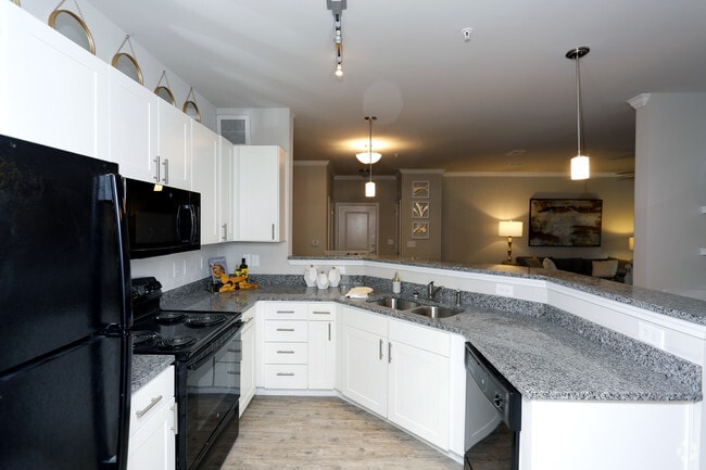 Interior Photo - Sterling Creek at Richmond Hill Rental