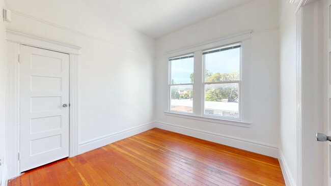 Photo - 1233 Laguna St