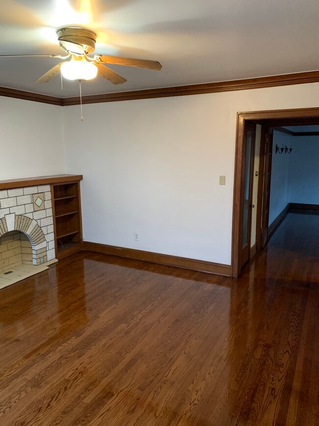 Living Room - 5115 W Schubert Ave Unit 2