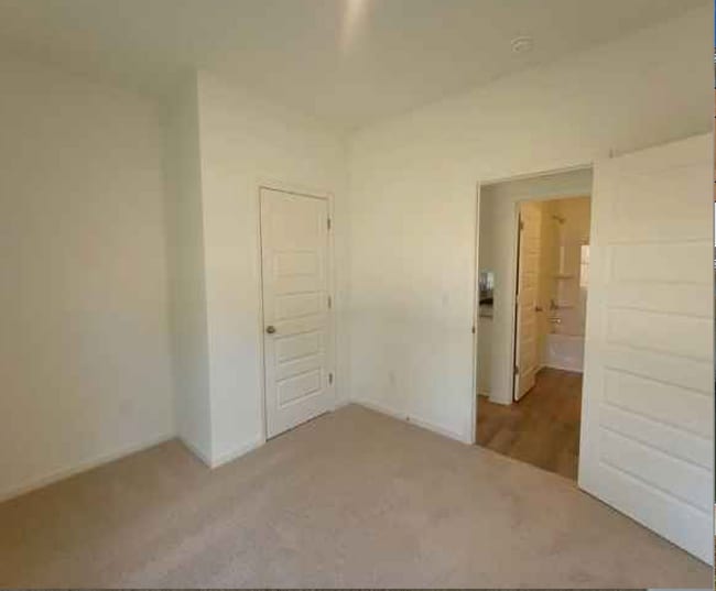 Photo - 2028 Eaton Pl