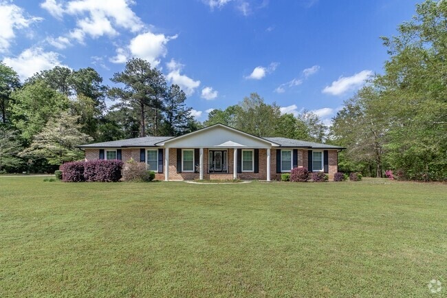 Building Photo - Beautiful and Updated 5 Bedroom Home