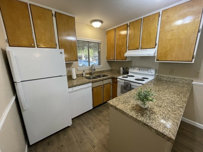 Photo - 1710 Trinity Pl