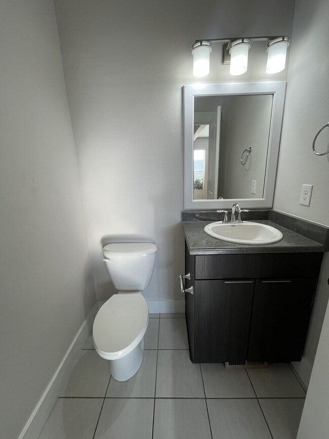 Photo - Pre-Lease for 2 WEEKS FREE- 3 Bed, 2.5 Bath Townhome in Pleasant Grove