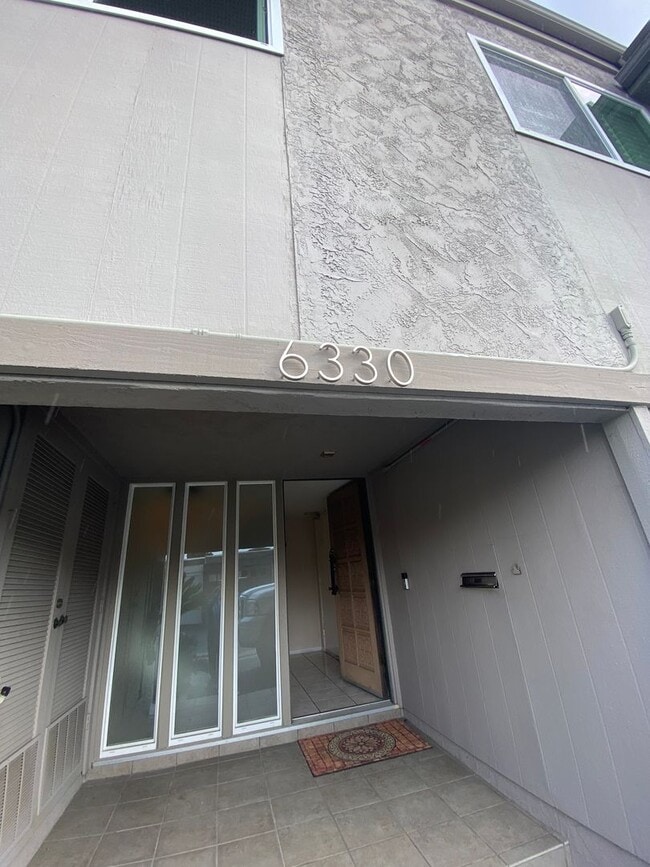 Photo - Beautiful 3 bed, 2 bath Townhome close to USD and Mission Valley!
