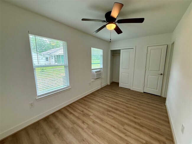 Photo - 520 McGuire Ln