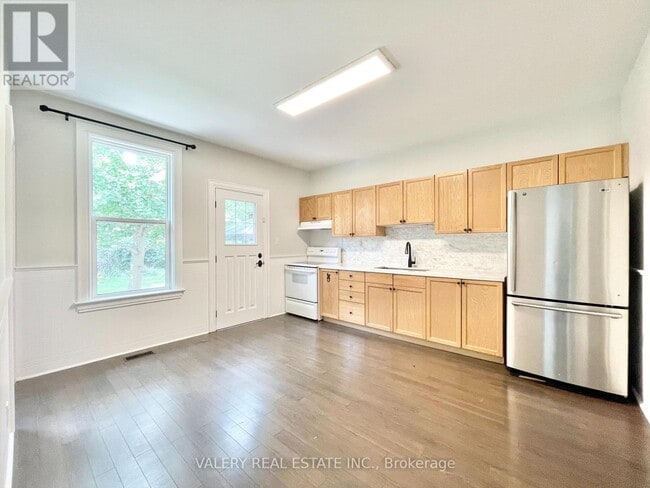 Photo - 92 Nassau St