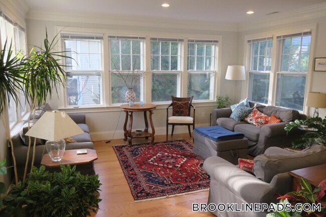 Photo - 281 Walnut St Unit 1