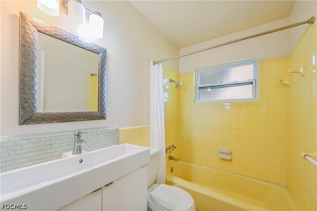Photo - 208 Norwich Ave
