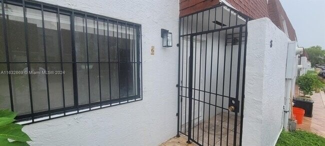 Photo - 319 NW 109th Ave