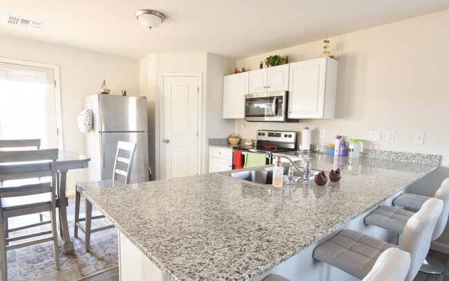 Photo - Charming Home in Casa Grande Available in June!!