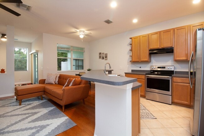 Photo - 608 Black Lion Dr NE