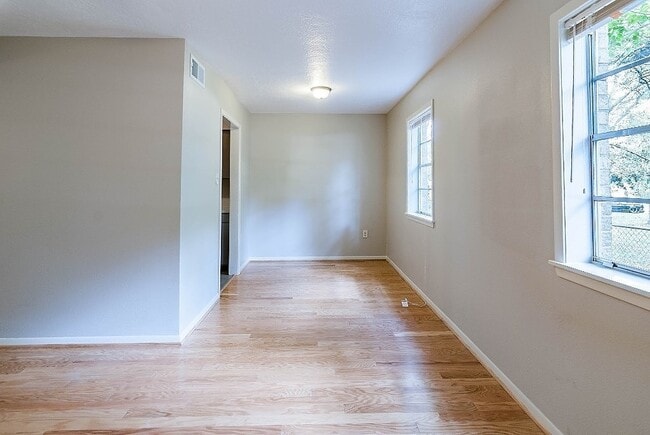 Building Photo - 1009 Washington St