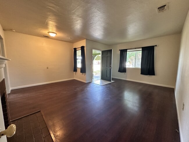 Photo - 1125 Park Blvd