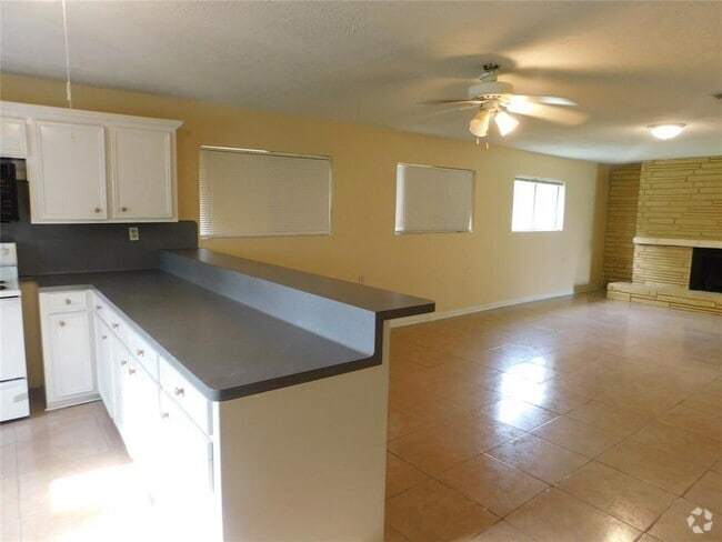 Building Photo - 1526 Garden Rd Rental