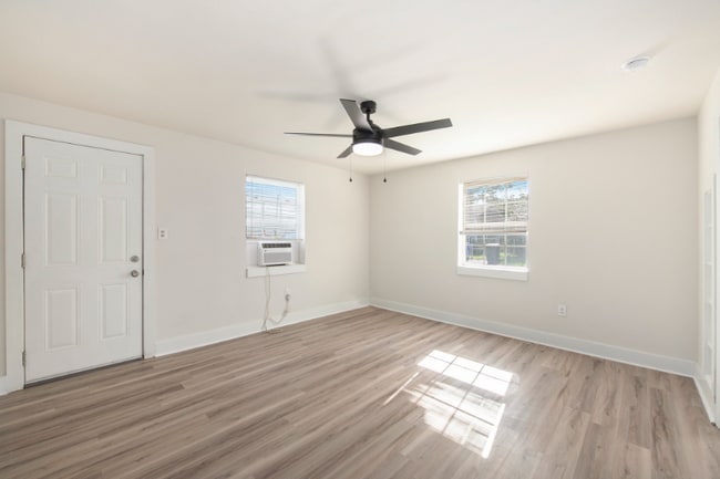 Photo - 1906 Hampton Ave Unidad 10