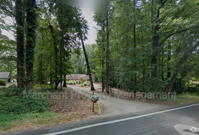 Building Photo - 1607 McClellan Rd Rental