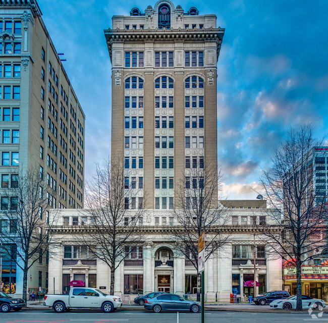 Building Photo - The Maclellan Rental