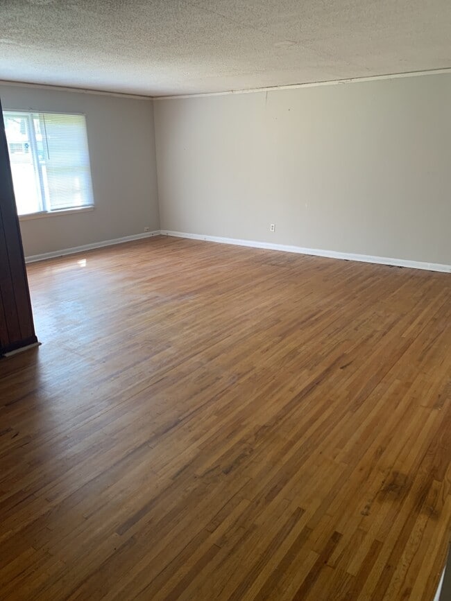 Photo - 1419 Beaumont Dr