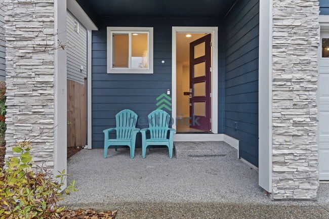 Photo - 5 BED & 2.5 BATH SINGLE FAMILY HOUSE FOR RENT