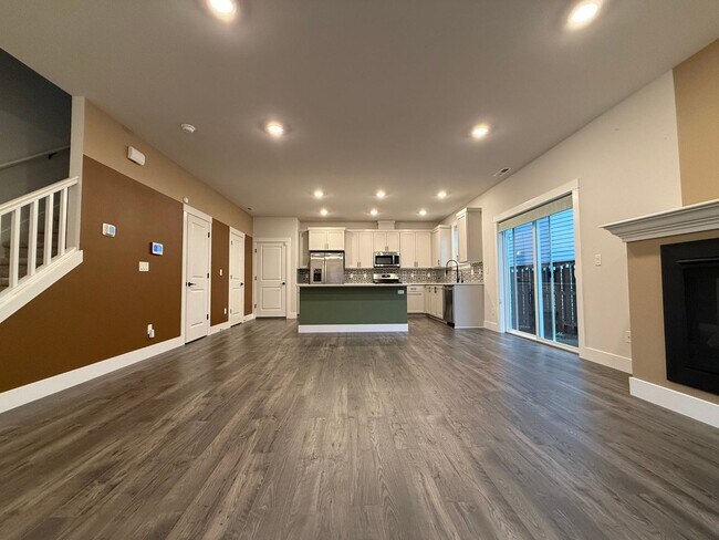Photo - 18406 SW Buckhorn Dr