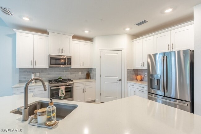 Building Photo - 16903 Fairgrove Way Unit 102