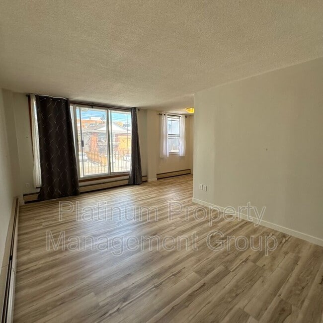 Photo - 2024-2035 35 Ave SW