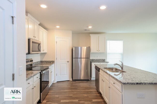 Photo - 2169 Southlea Dr