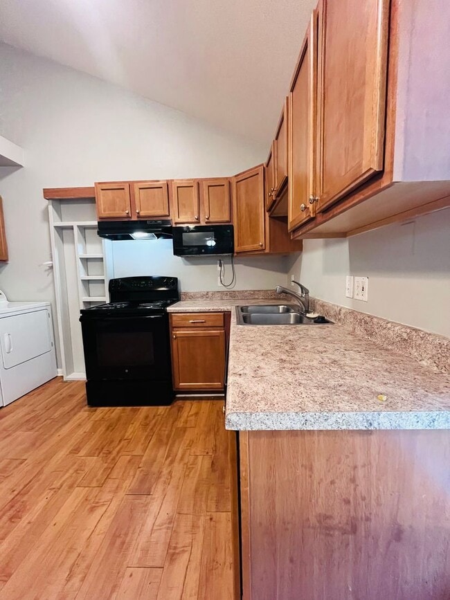 Photo - 315 E Jennings St Unit Apt 2