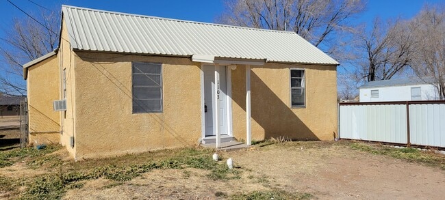 Photo - LARGE 1 BEDROOM HOME WITH MANY UPDATES