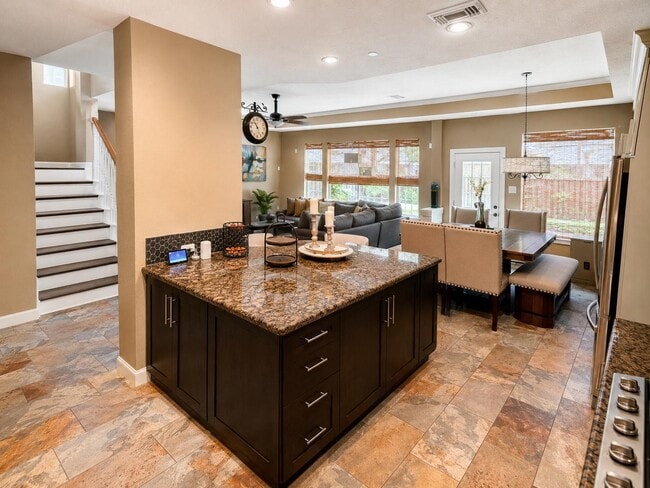 Photo - 14 Doeskin Pl