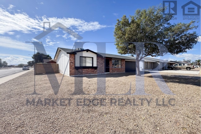 Photo - 3Bed/2Bath Home at Olive Ave/103rd Ave! Ready for Immediate Move-In! -- RV GATE! NO HOA!